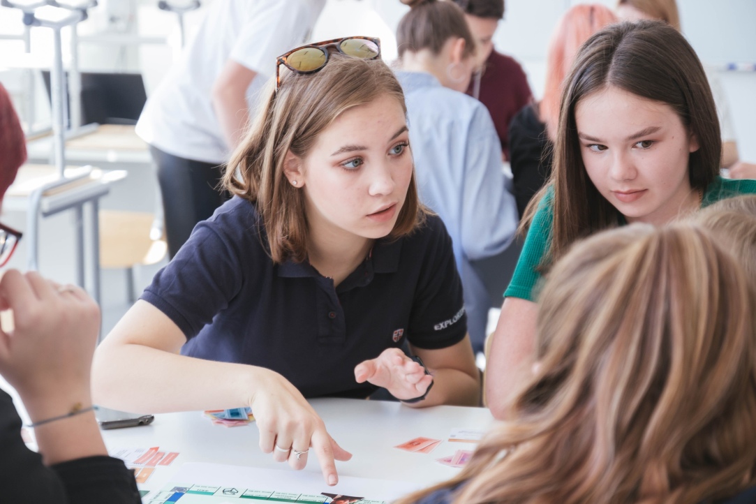 Вышка и Сбер запустили образовательный проект для участников Всероссийской олимпиады школьников по экономике